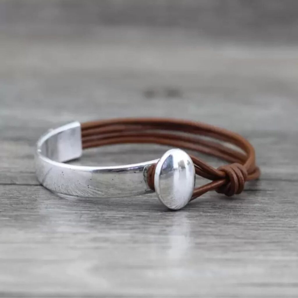 Buck Eye Bracelet