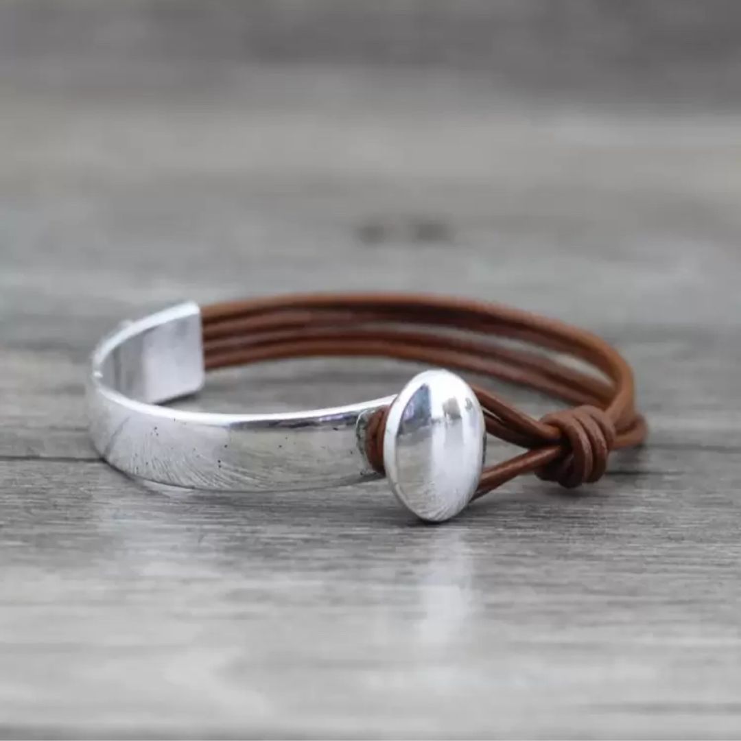 Buck Eye Bracelet